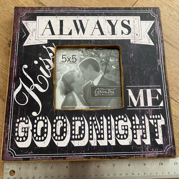 Distressed Wood Picture Frame ♥️ like new! - Picture 5 of 7